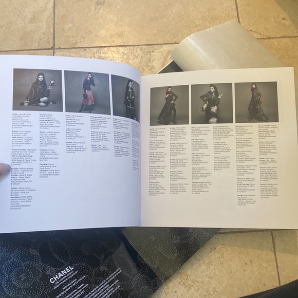 Pristine Board book Chanel 23/24 Lookbook season - Picture 6 of 6